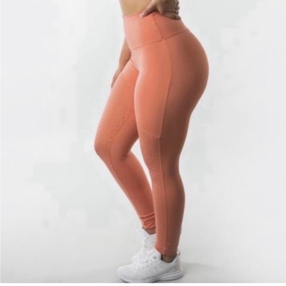 Buff bunny leggings size small
